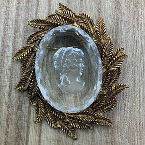 Whiting & Davis Co. Vintage 3D Intaglio Faceted Cameo Crystal Brooch Pendant